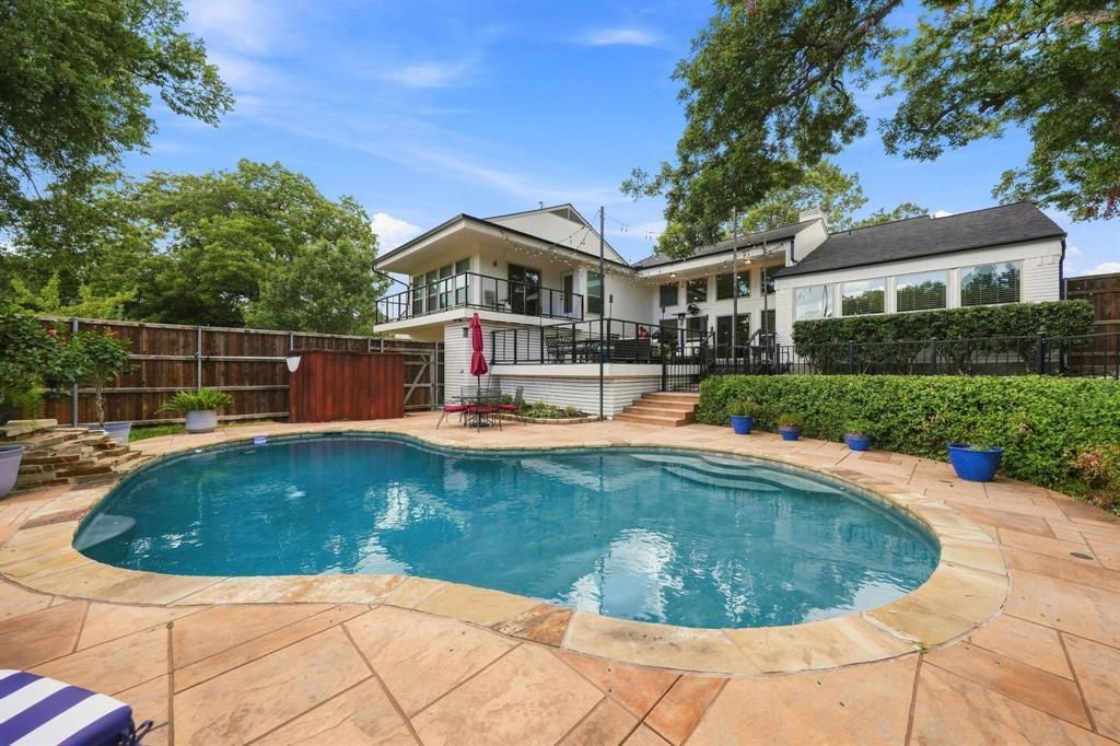 303 Russwood Street, Rockwall
