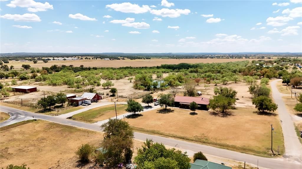 414 E Walnut Street, Strawn