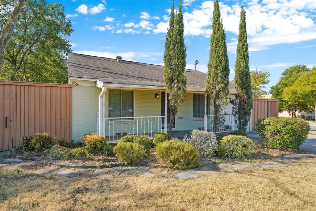 4802 W Mockingbird Lane, Dallas