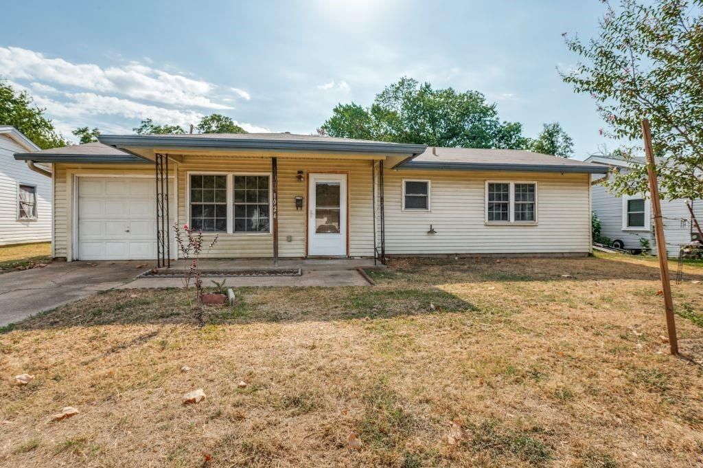 1024 Harris Drive, Euless