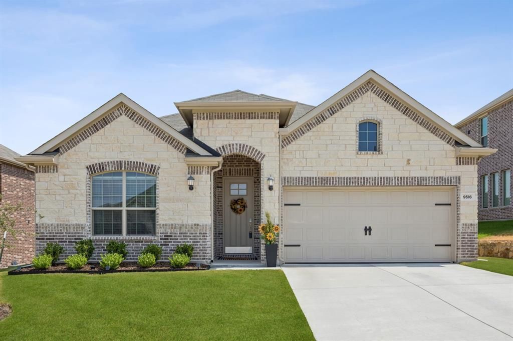 9516 Capehart Road, Fort Worth