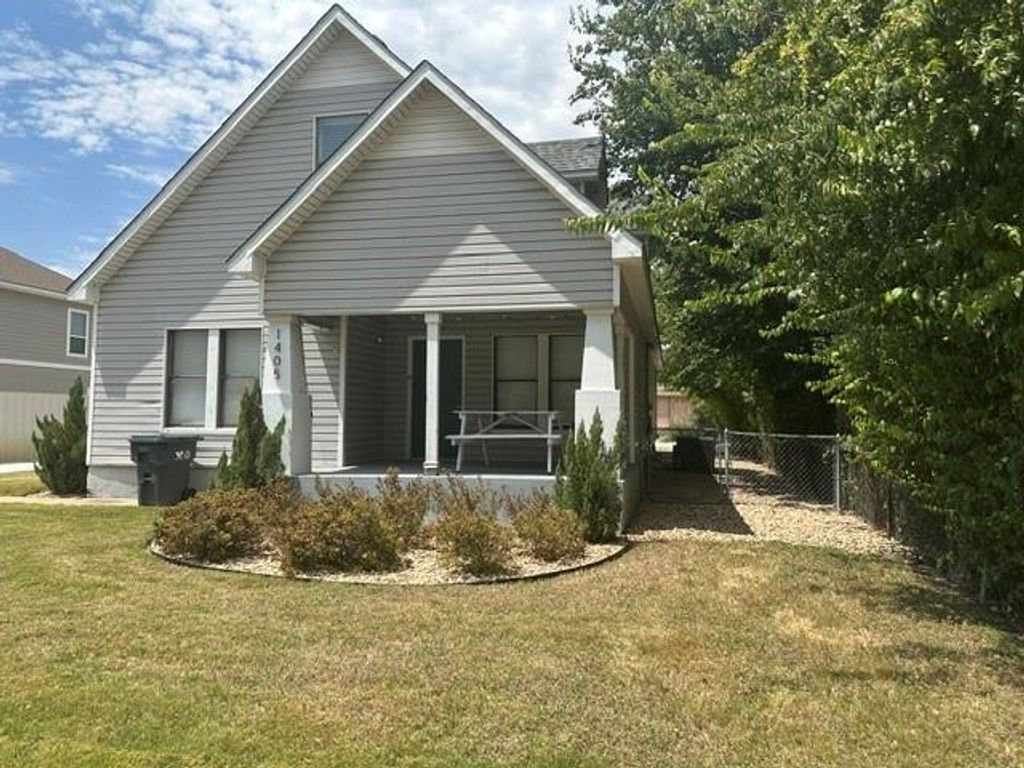 1405 James, Waco