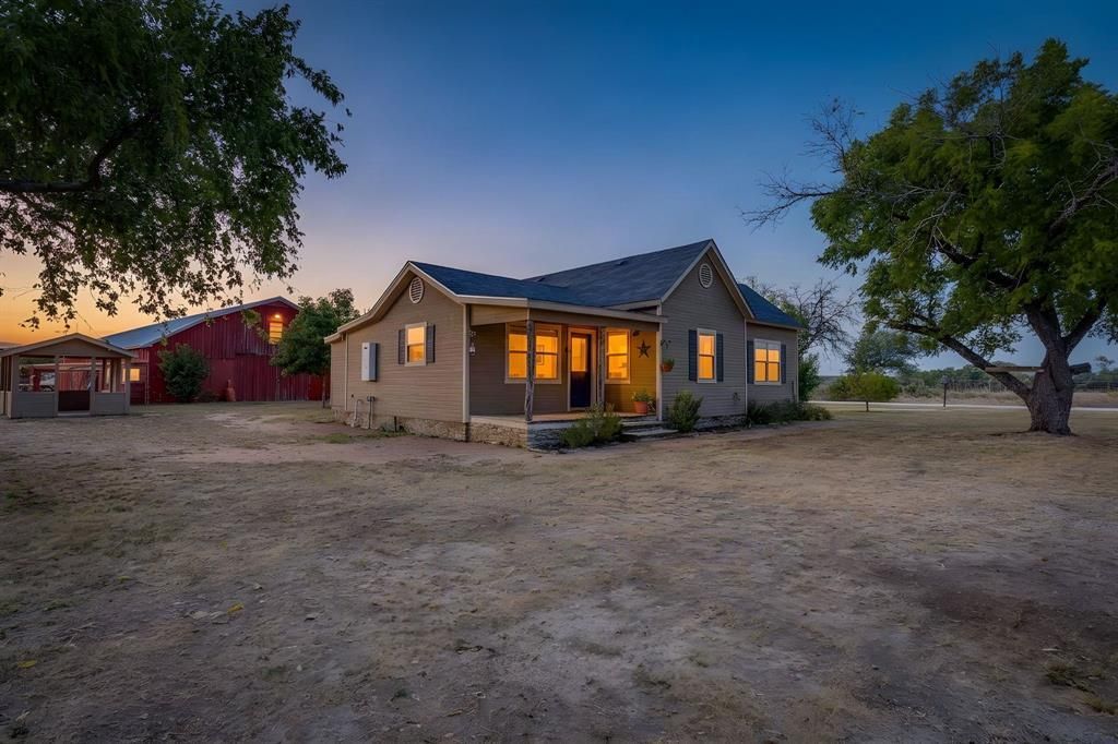 155 County Road 525, Evant