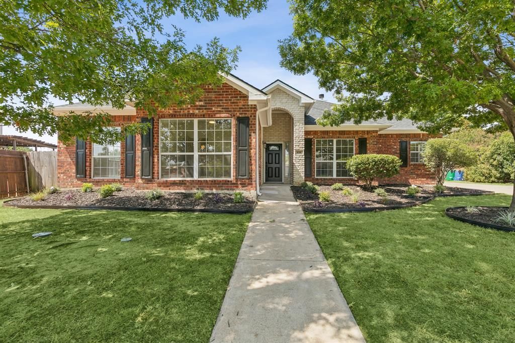 636 Whitetail Deer Lane, Crowley