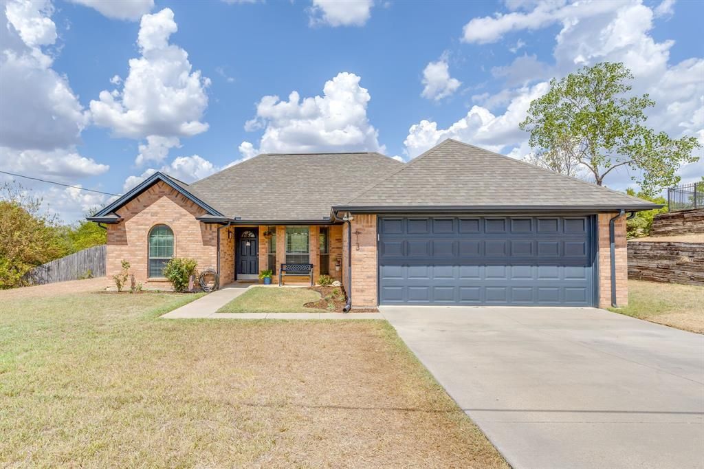 613 E 1st Street, Weatherford