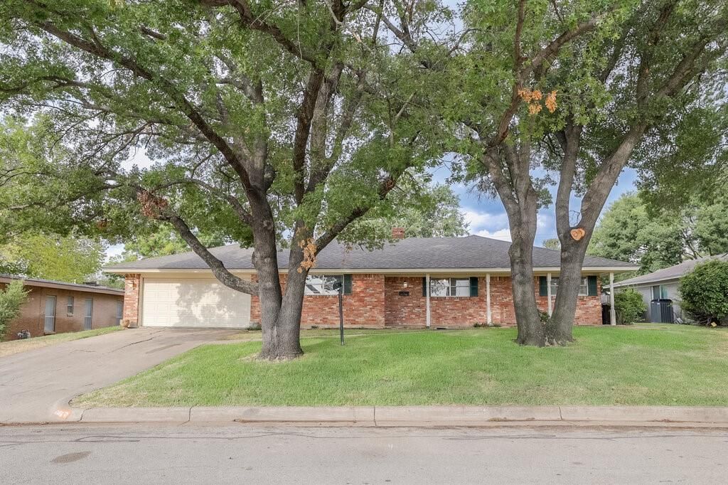 6805 Valhalla Road, Fort Worth