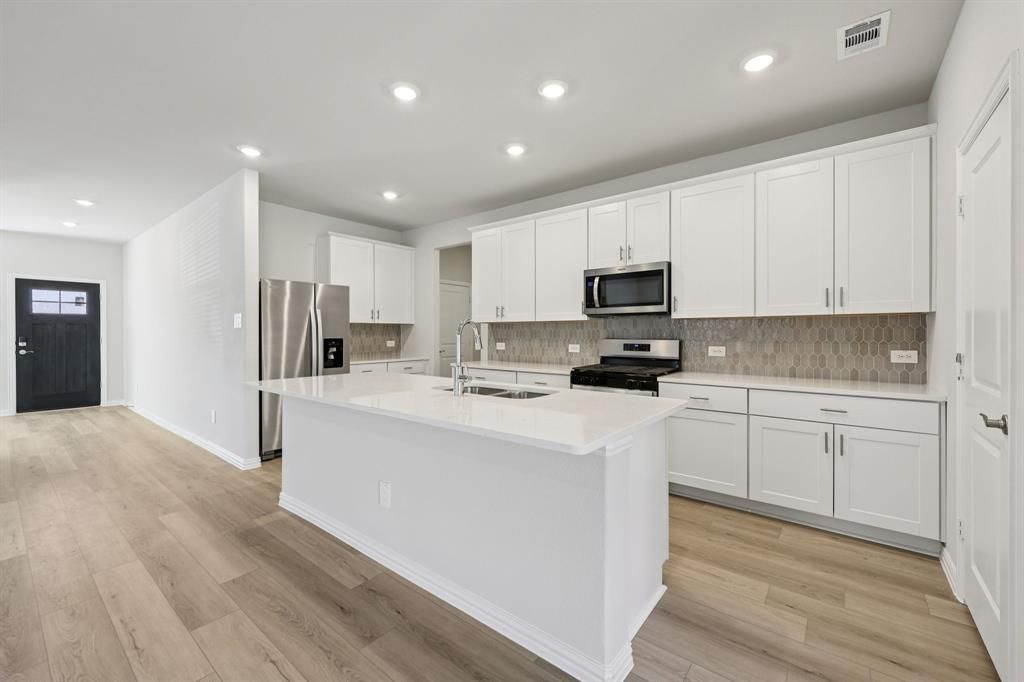 2109 Longchamp Lane, Seagoville