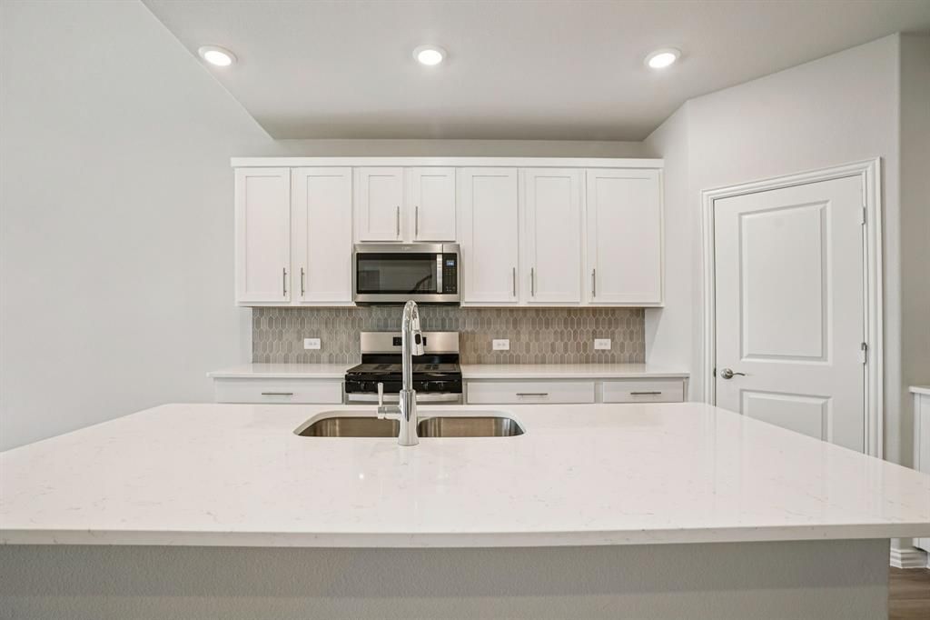 2105 Longchamp Lane, Seagoville