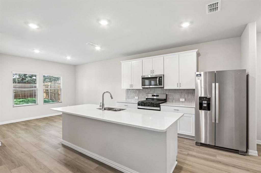 2102 Longchamp Lane, Seagoville