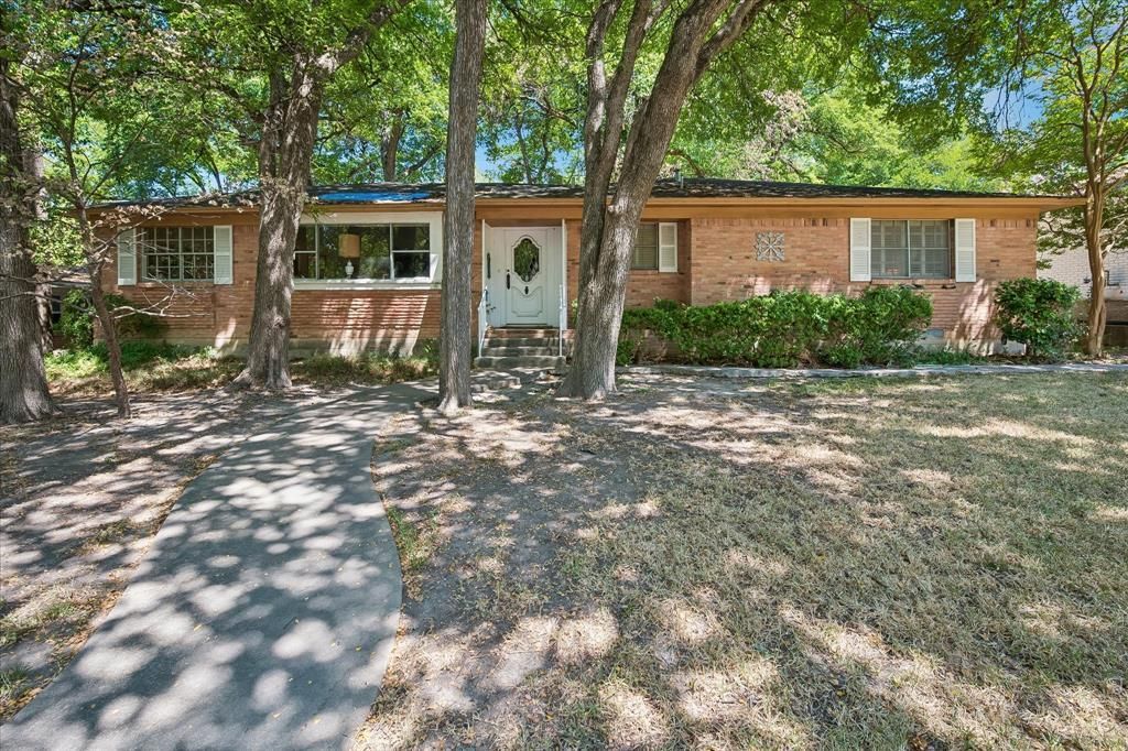 11232 Yorkmont Circle, Dallas