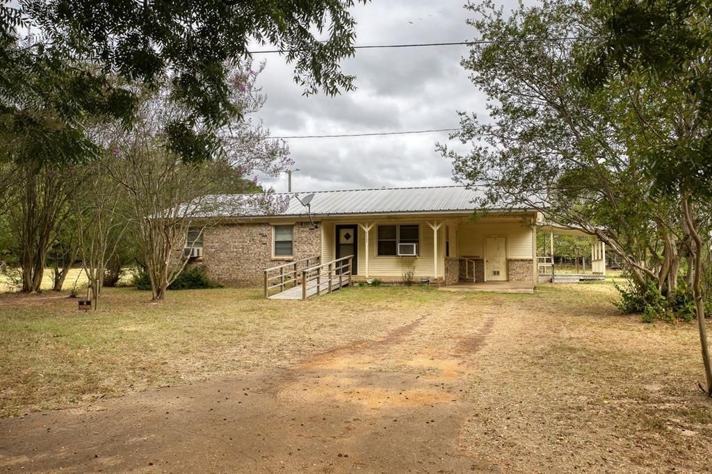4233 An County Road 163, Palestine