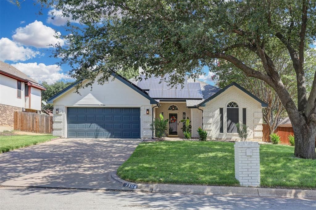 7104 Cook Circle, North Richland Hills