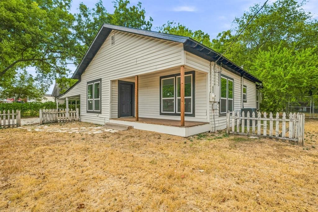 403 N Gaither Street, Glen Rose
