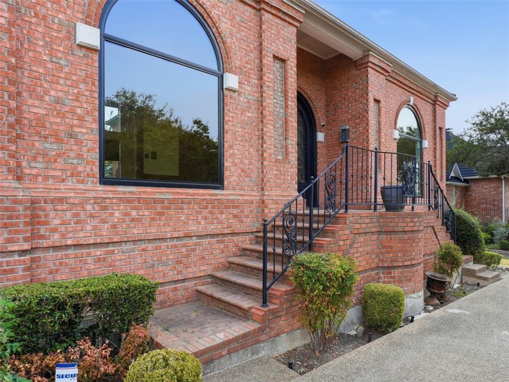 1700 Dowling Drive, Irving