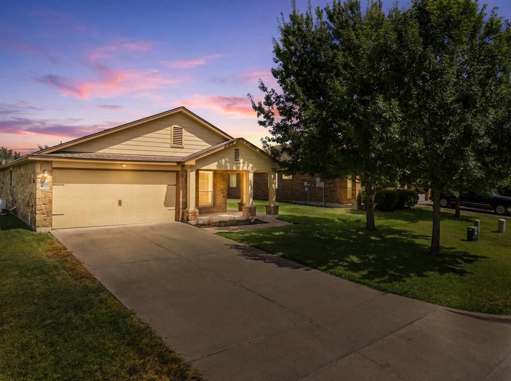 9933 Iron Horse Trail, Waco