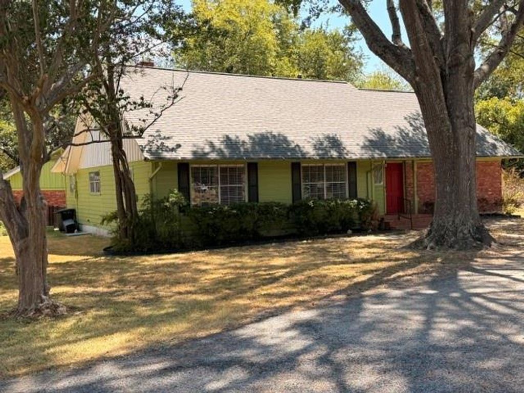 612 9th Street, Terrell