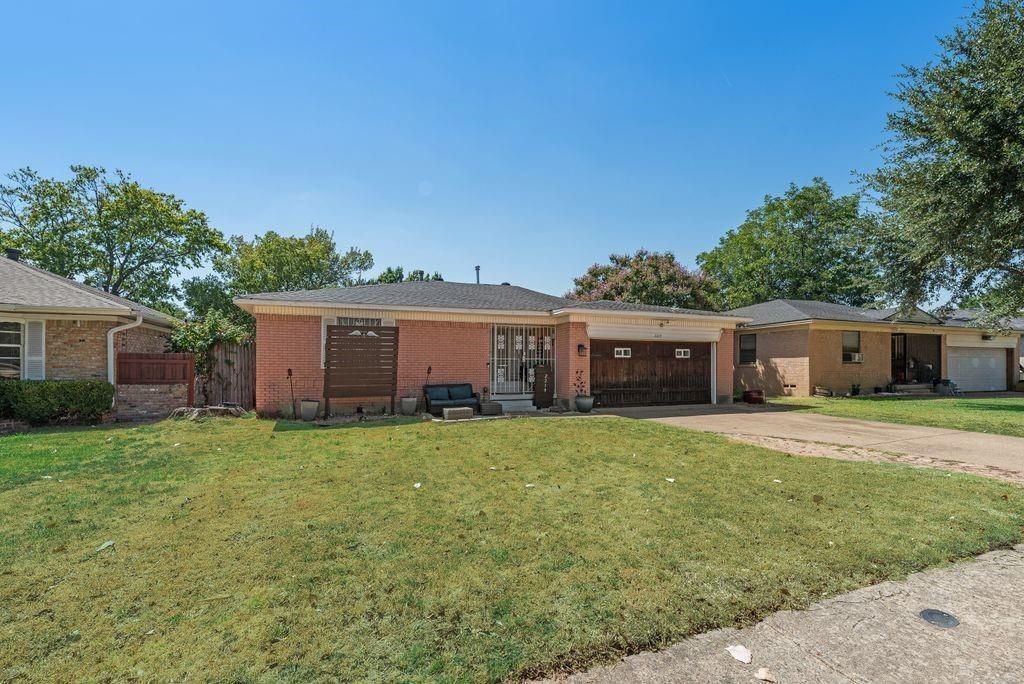2219 Mccutcheon Lane, Dallas