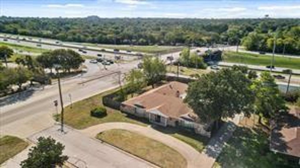 1700 Northcrest Drive, Arlington