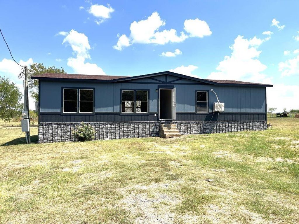 611 E Broadmore Avenue, Wills Point