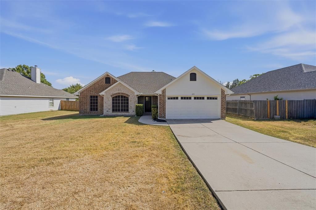 631 Lakeshore Boulevard, Oak Point