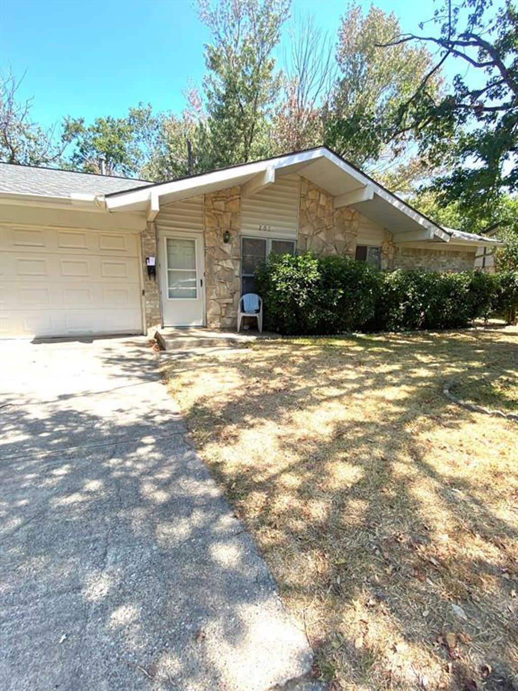 207 Centennial Drive, Lewisville