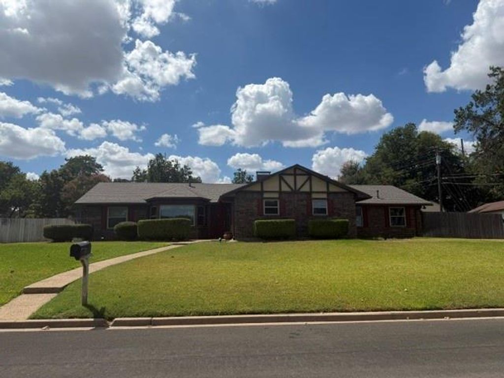 600 Mountain Lake Drive, Woodway