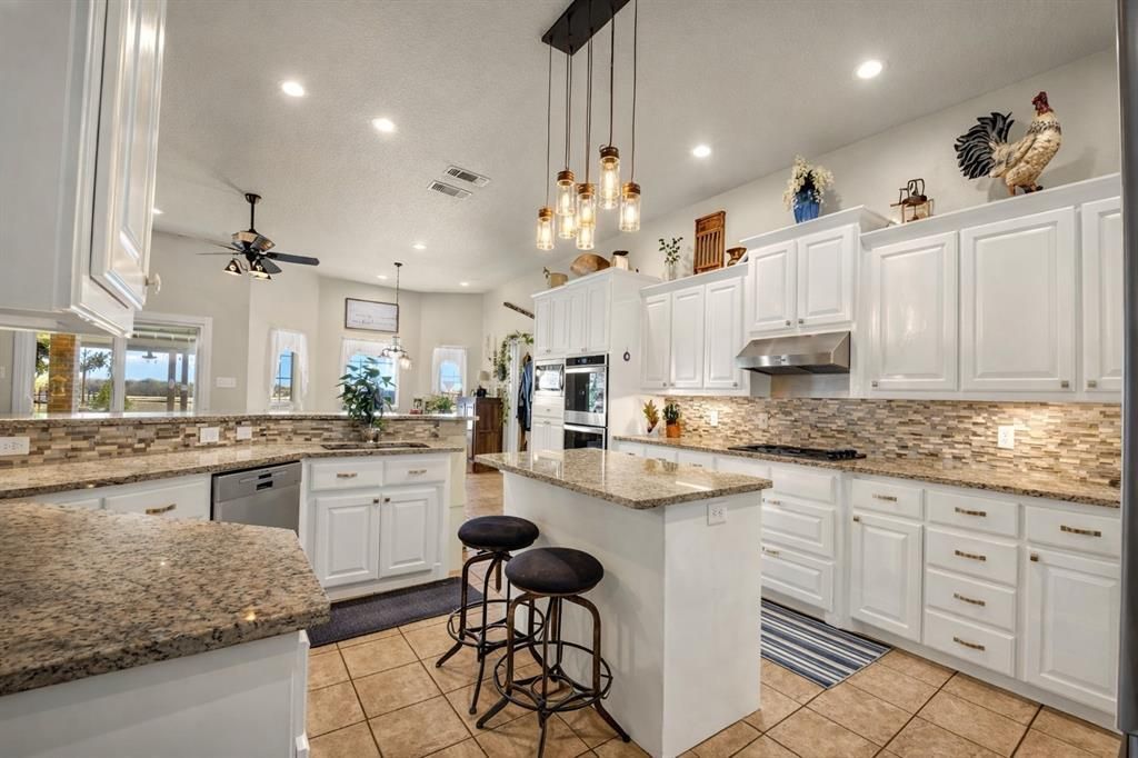 737 County Road 4699, Boyd