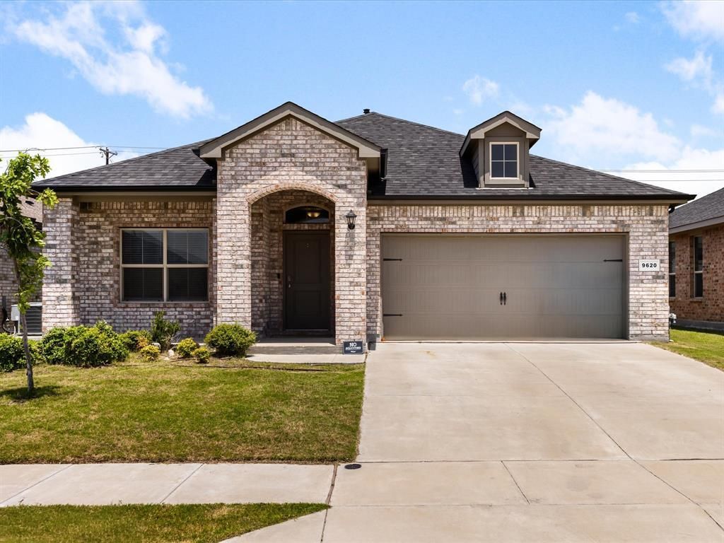 9620 Hickory Knob Drive, Fort Worth