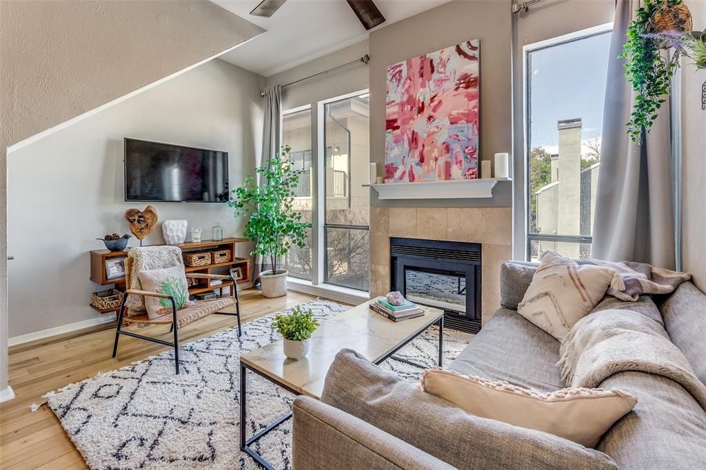 3907 Throckmorton Street 2, Dallas