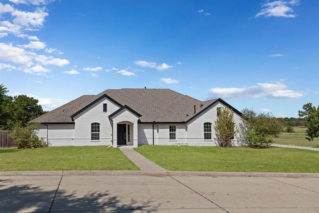 3648 Bluegrass Drive, Grand Prairie