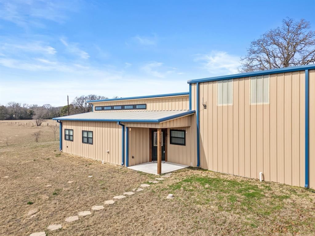 2800 Cr 2330, Mineola