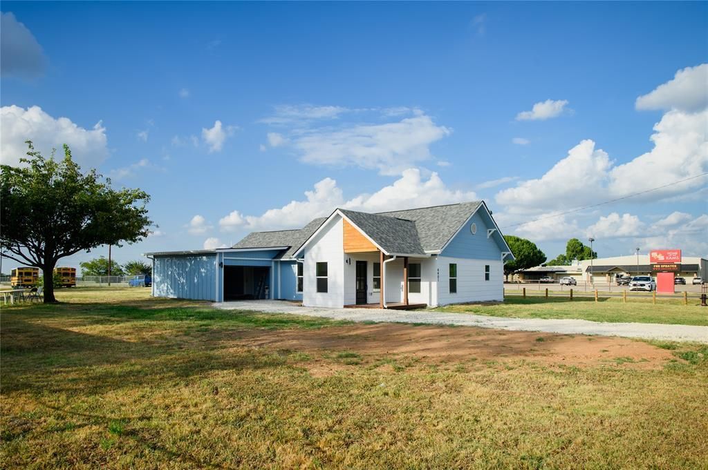 4401 Elementary Drive, Southmayd