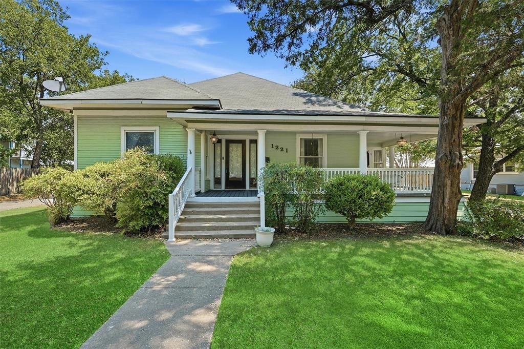 1221 S Crockett Street, Sherman