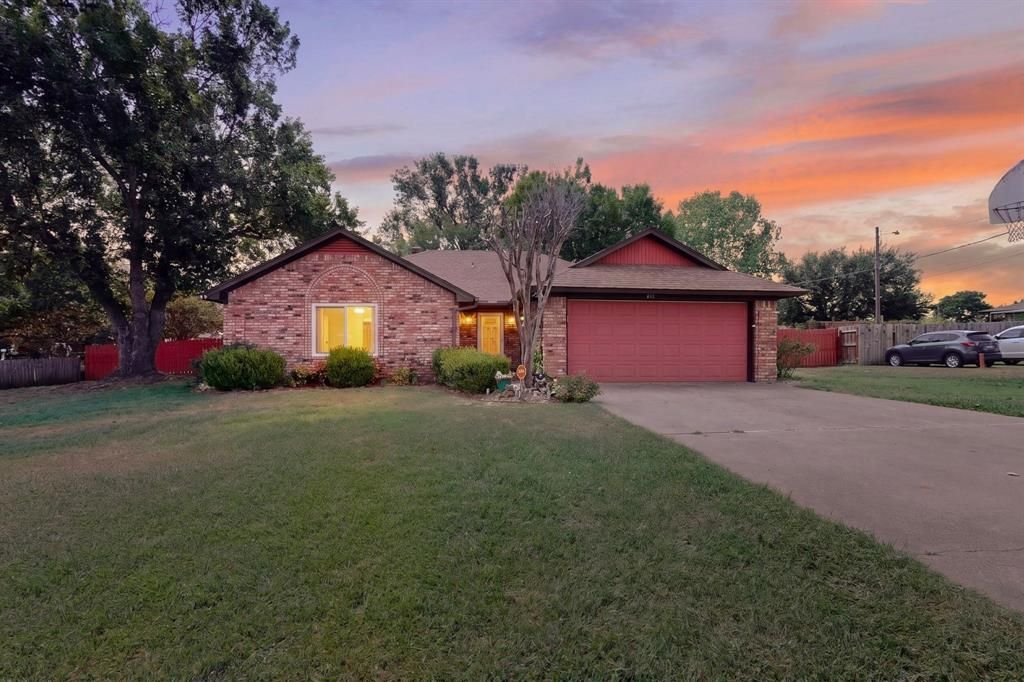 613 Overhill Road, Granbury