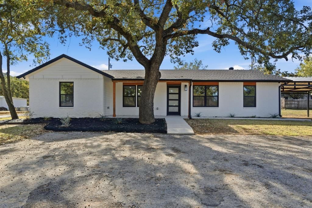 205 Lacewell Street, Jacksboro