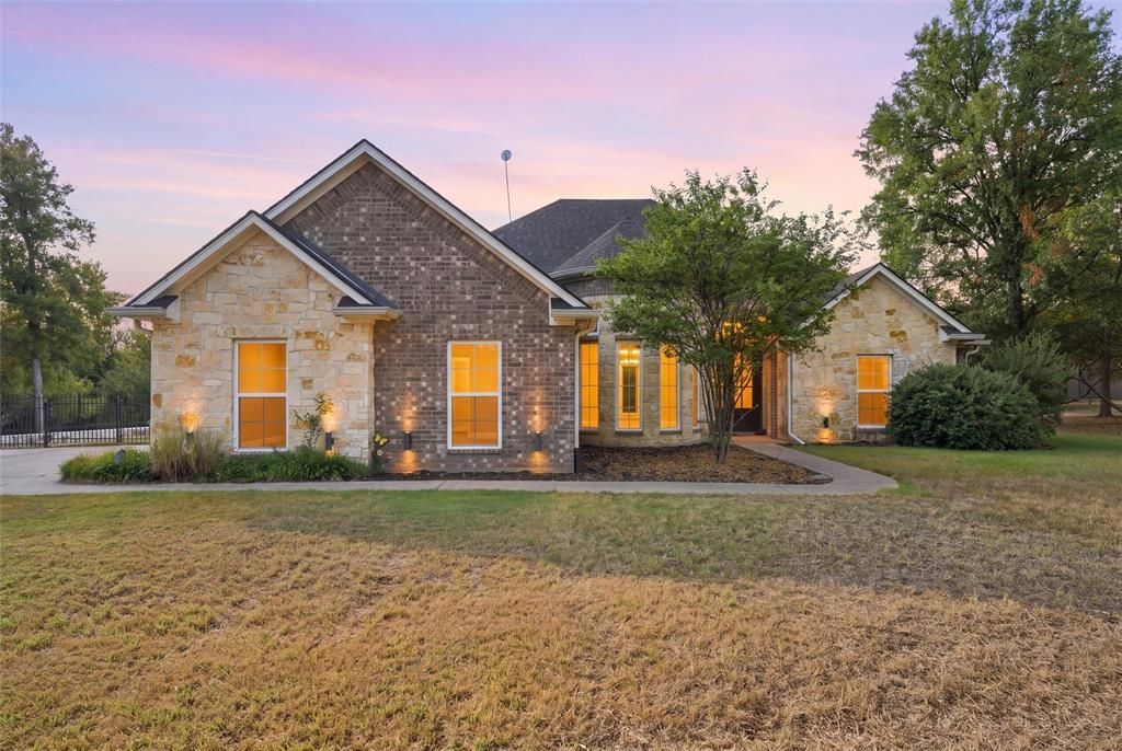 580 Whispering Oaks, China Spring