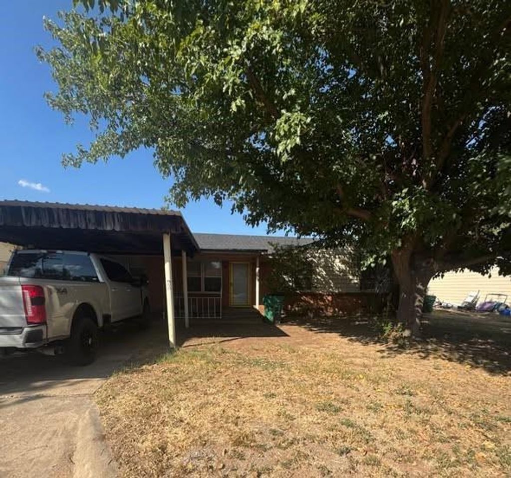 11 Elbert Heights, Quanah