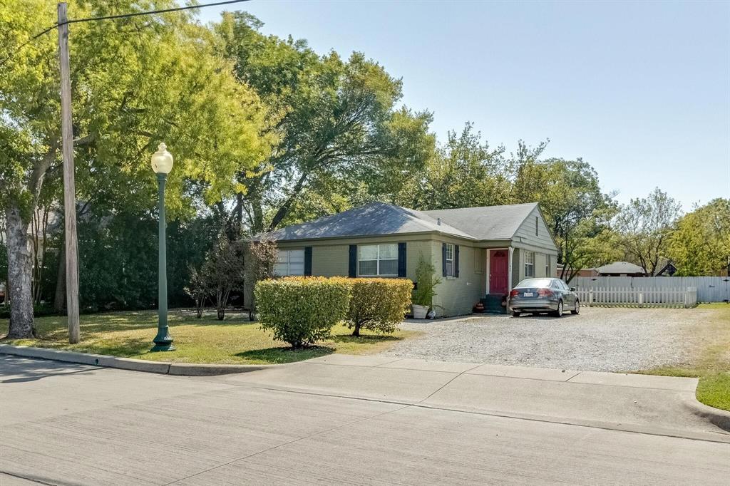 424 E Worth Street #422-24, Grapevine