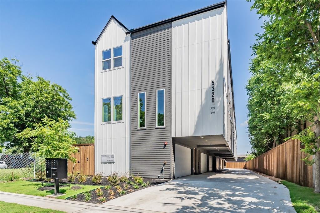 5320 Reiger Avenue 101-108, Dallas