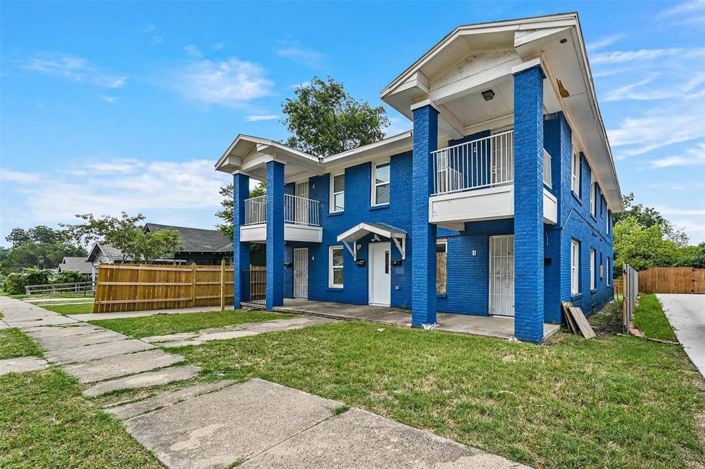 1016 E Arlington Avenue, Fort Worth