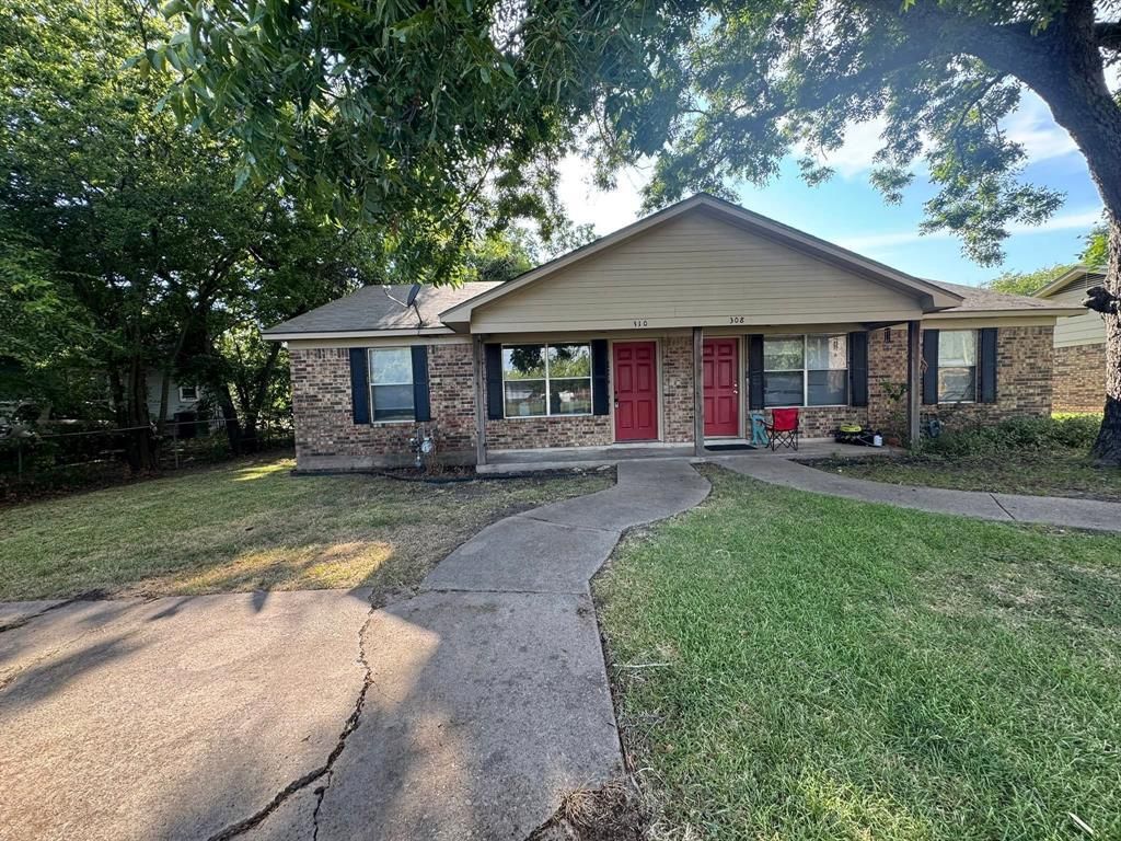 304 Mcbride Street, Lone Oak