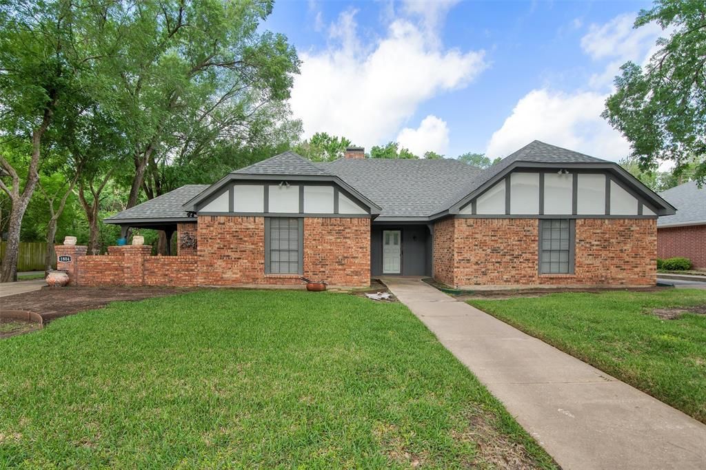1802-1804 Archer Drive, Sherman