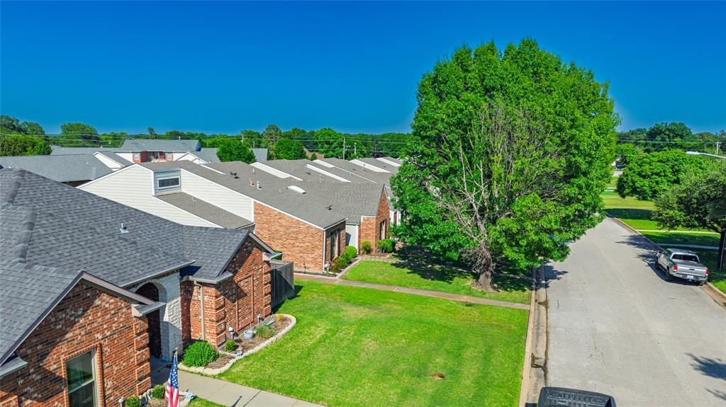 518 Oakridge Drive 9 Units, Greenville