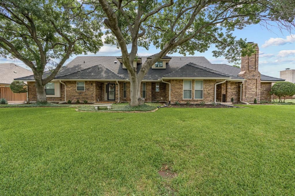 5111/5109 Ledgestone Drive, Fort Worth