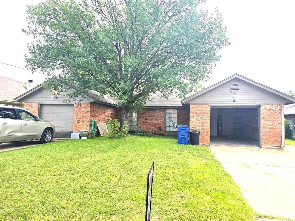 1005 Mitchell Lane, Burleson