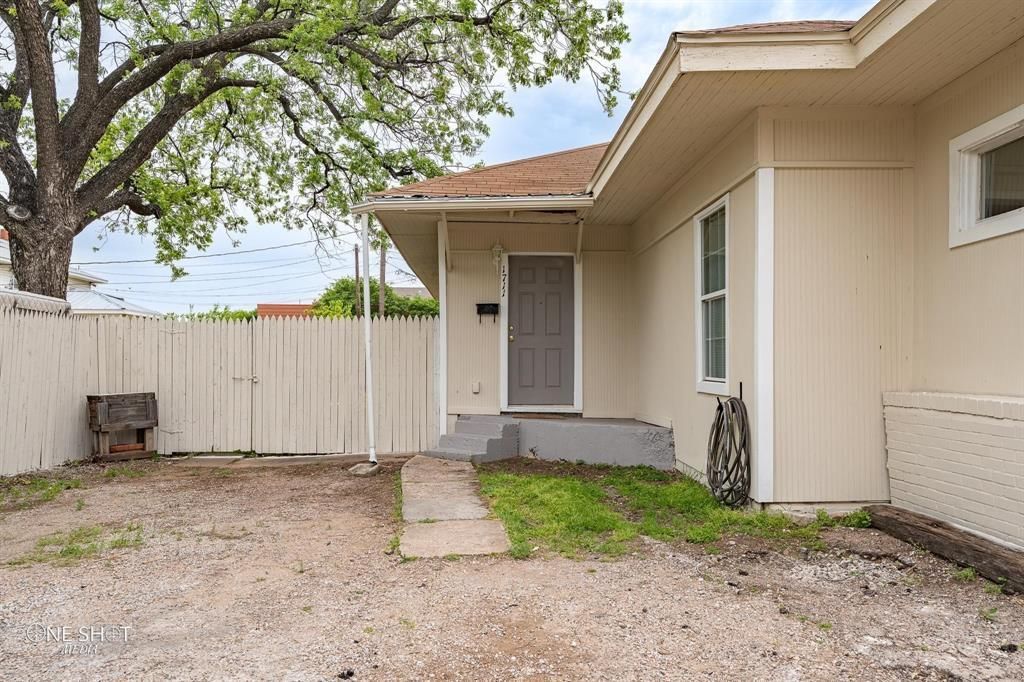 1711 N 3rd Street, Abilene