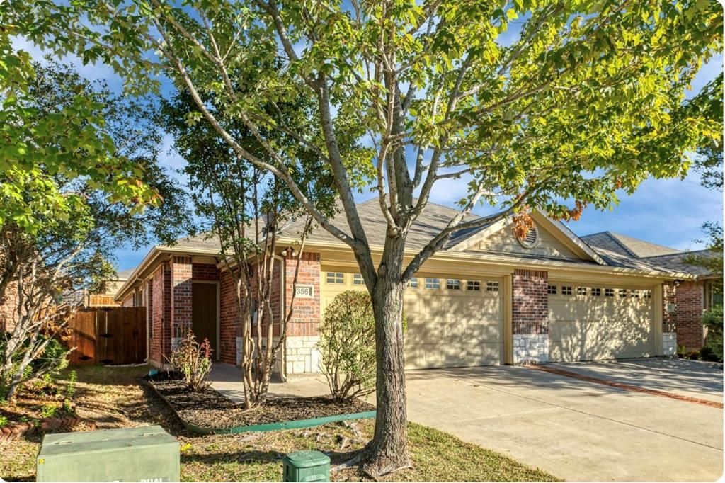 356 & 358 Schirra Court, Lavon