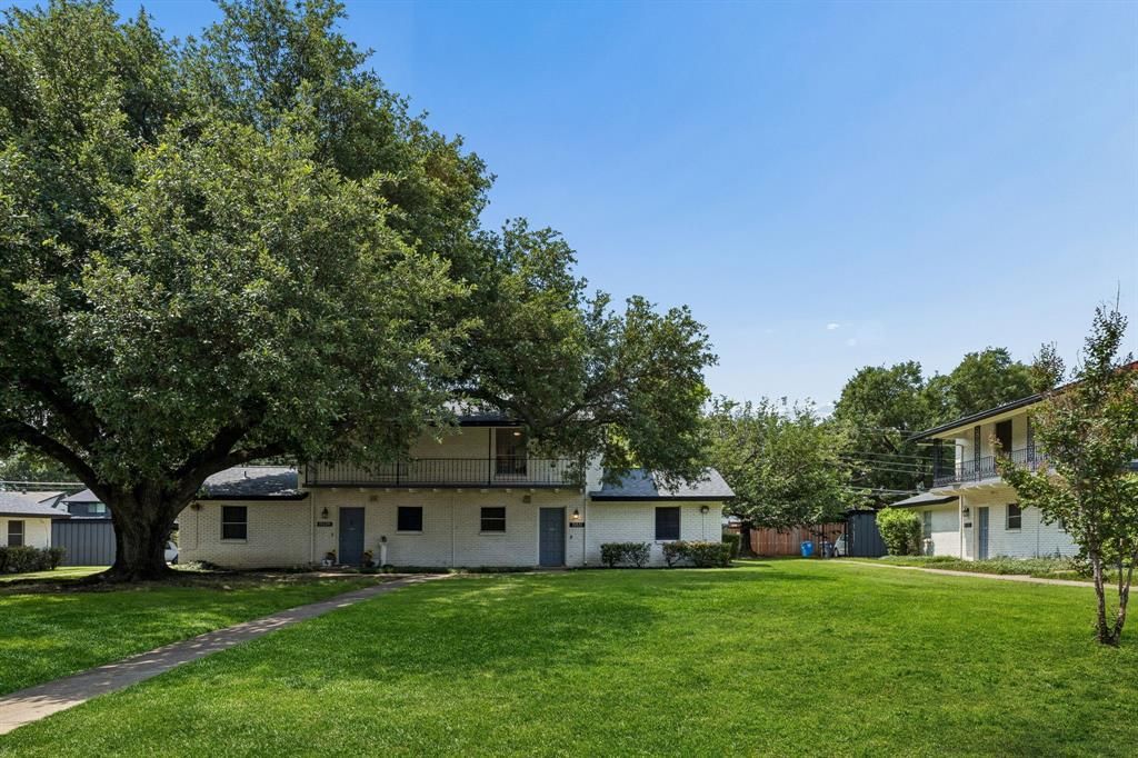 15529 El Estado Drive, Dallas