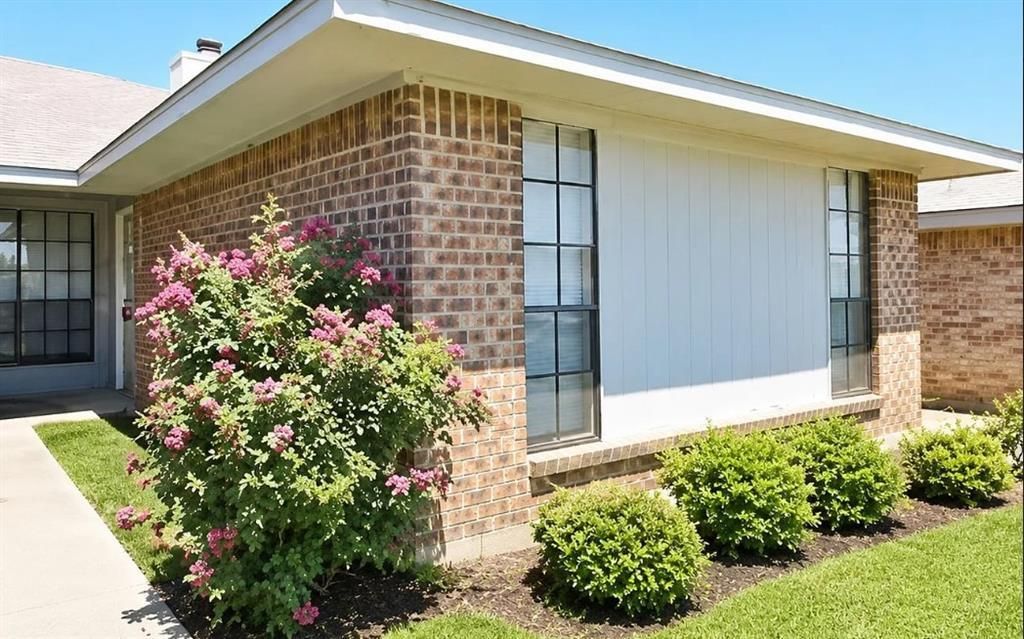 1915-1917 Spindletop Drive, Duncanville