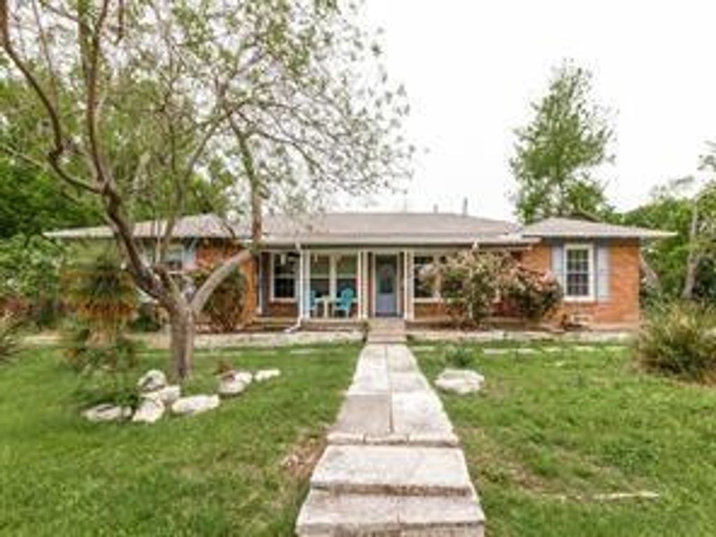 9522 Ash Creek Drive, Dallas